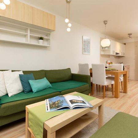 Apartments Warsaw Zelazna By Noclegi Renters Dış mekan fotoğraf