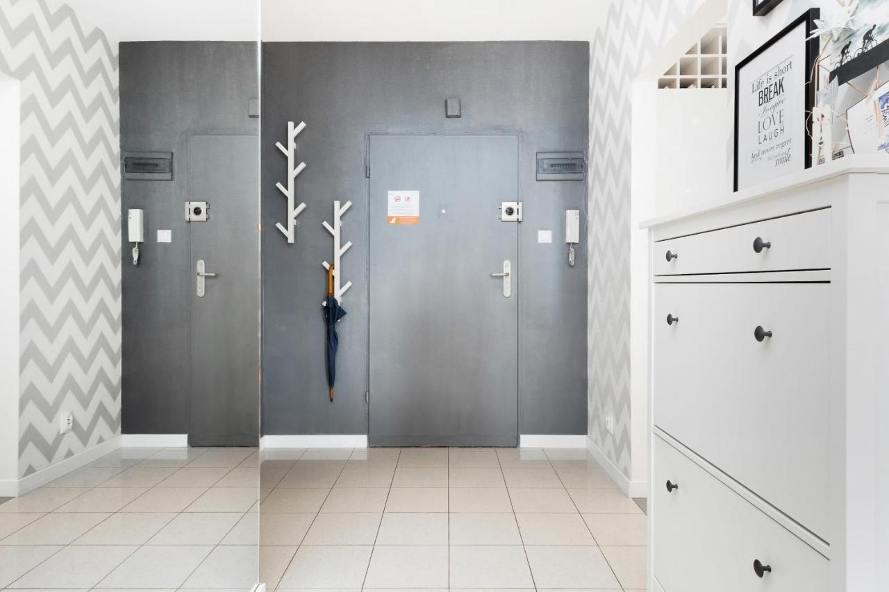 Apartments Warsaw Zelazna By Noclegi Renters Dış mekan fotoğraf