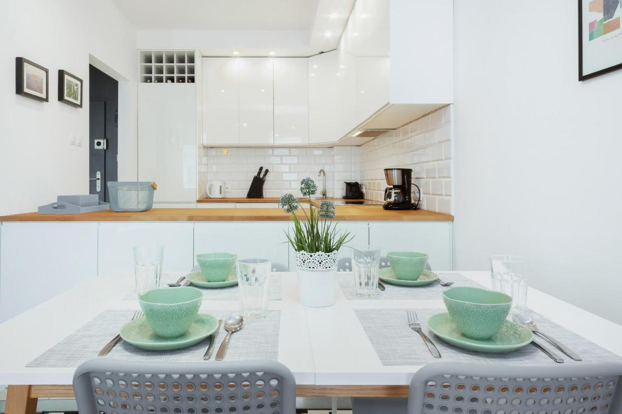 Apartments Warsaw Zelazna By Noclegi Renters Dış mekan fotoğraf